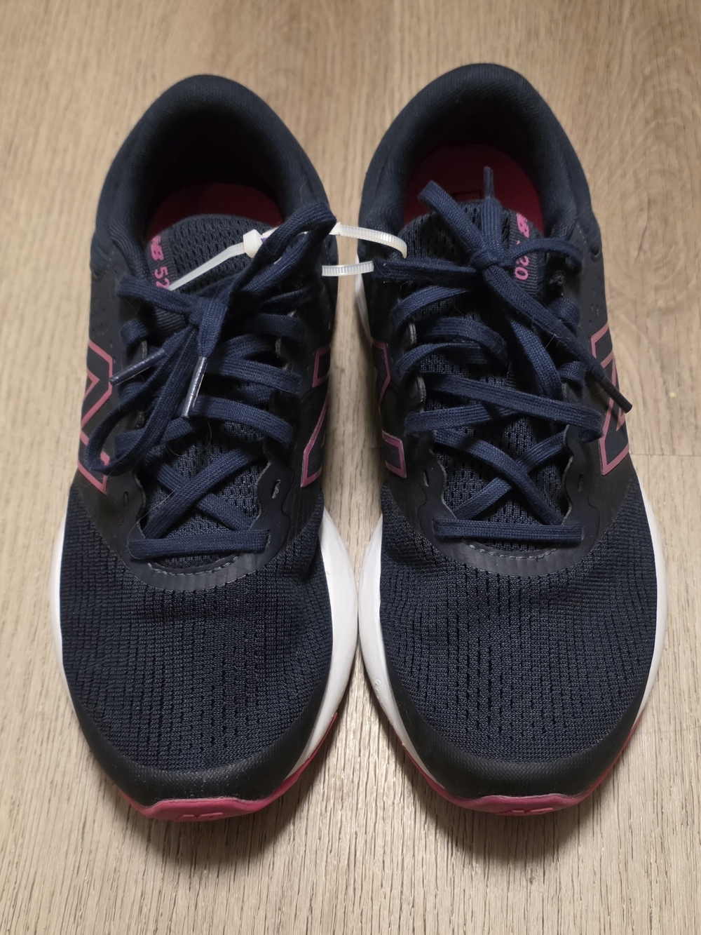 NIKE New Balance 520 Women's Navy and Pink Running Sneakers Size 9